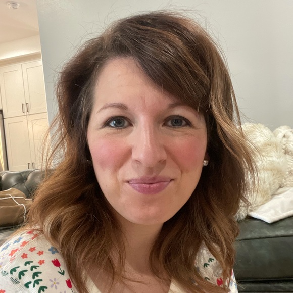 Meet your Posher, Andrea - Picture 1 of 1